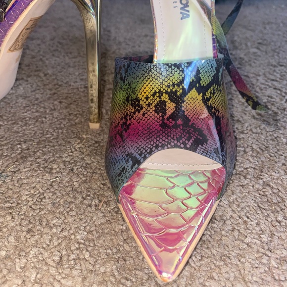 Colorful Print heels - Picture 2 of 6